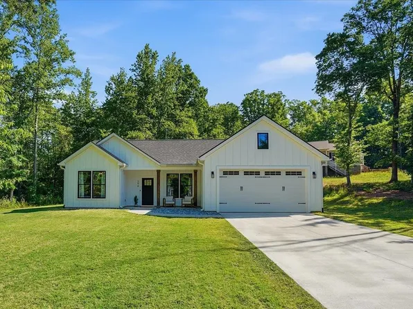 298 Red Hill Rd, Landrum, SC 29356