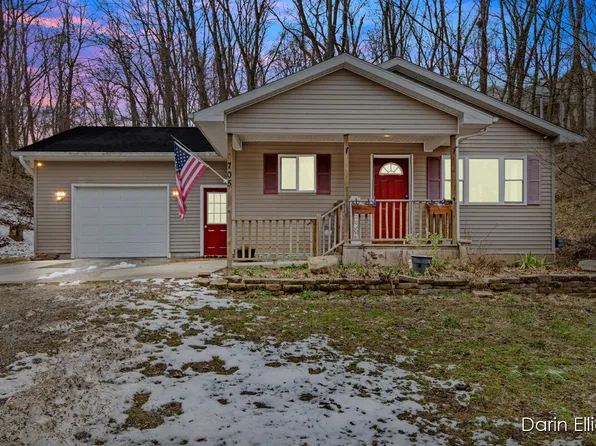 705 New North Dexter St, Ionia, MI 48846