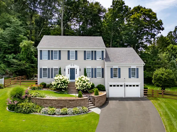 103 Salem Road, Trumbull, CT 06611