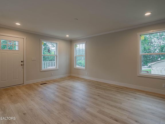 4th image of 1813 Housley Cir