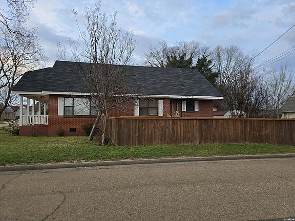 3rd image of 526 S 9th St