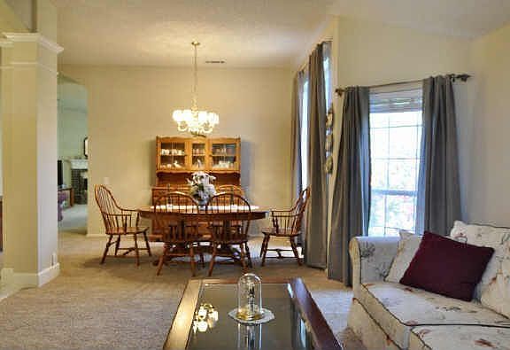 5th image of 810 Glenwood Ct