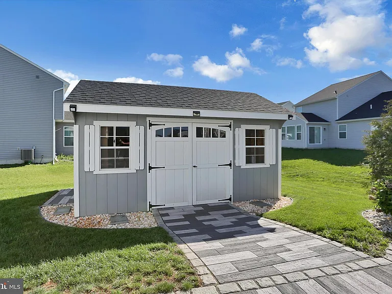 28 Long Bend Dr — Photo 46