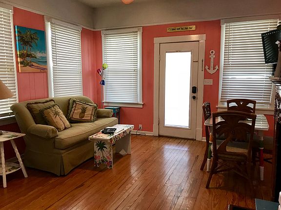 Flamingo Living area