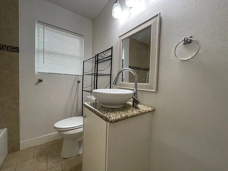809 Glen Garden Dr — Photo 10