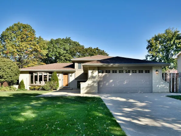 1518 Claremont Dr, Darien, IL 60561