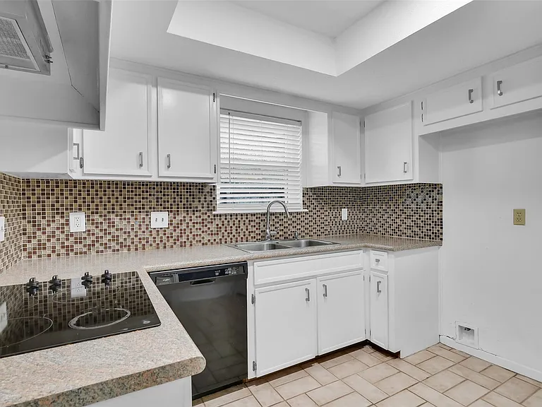 11110 Sagecountry Dr — Photo 12