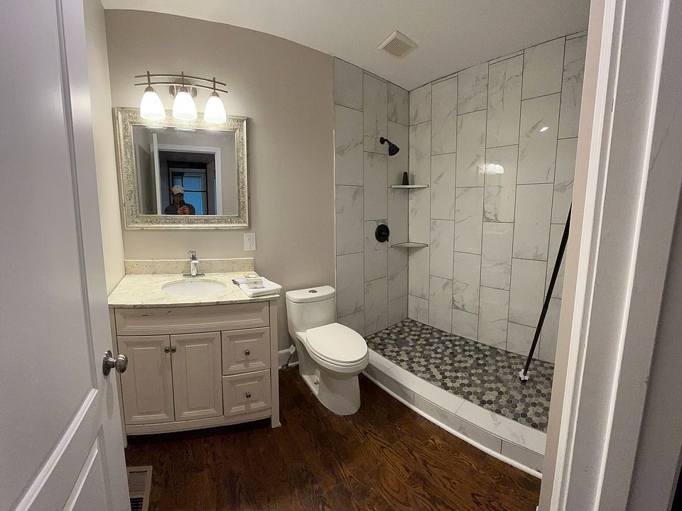 1st image of 513 Troost Ave