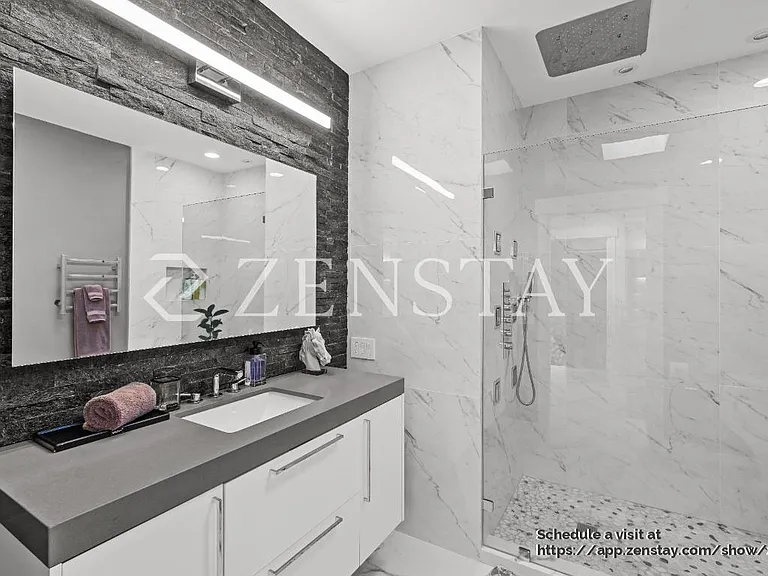 Top floor suite bathroom