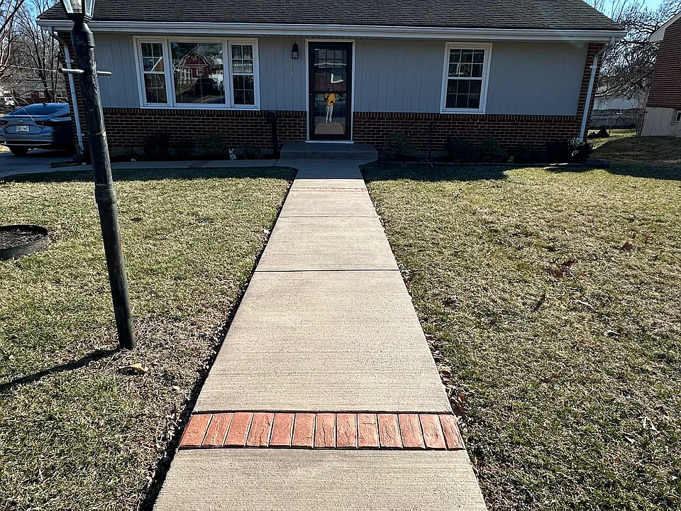 Maplelawn Ave NE