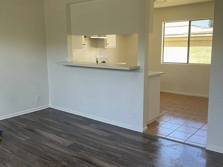 11503 Menlo Ave — Photo 6