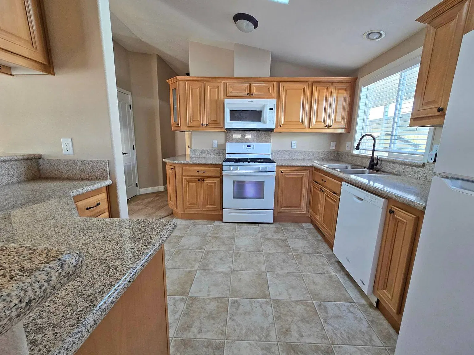 2 bed, 2.0 bath, 1270 sqft, $1,899 — Photo 1