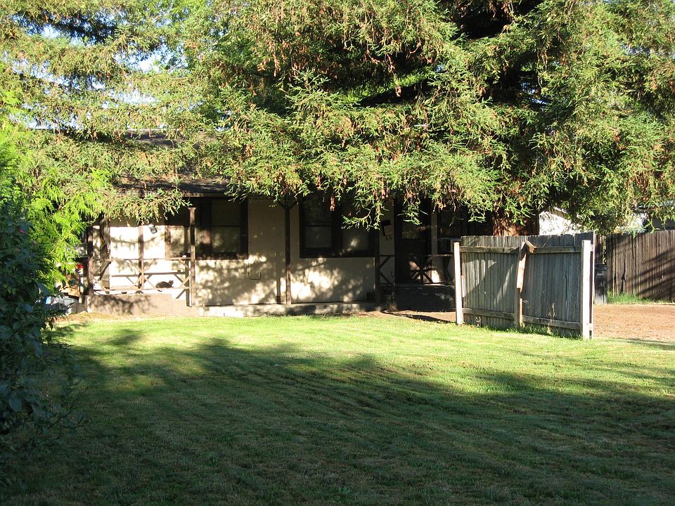 1st image of 721 Narregan St