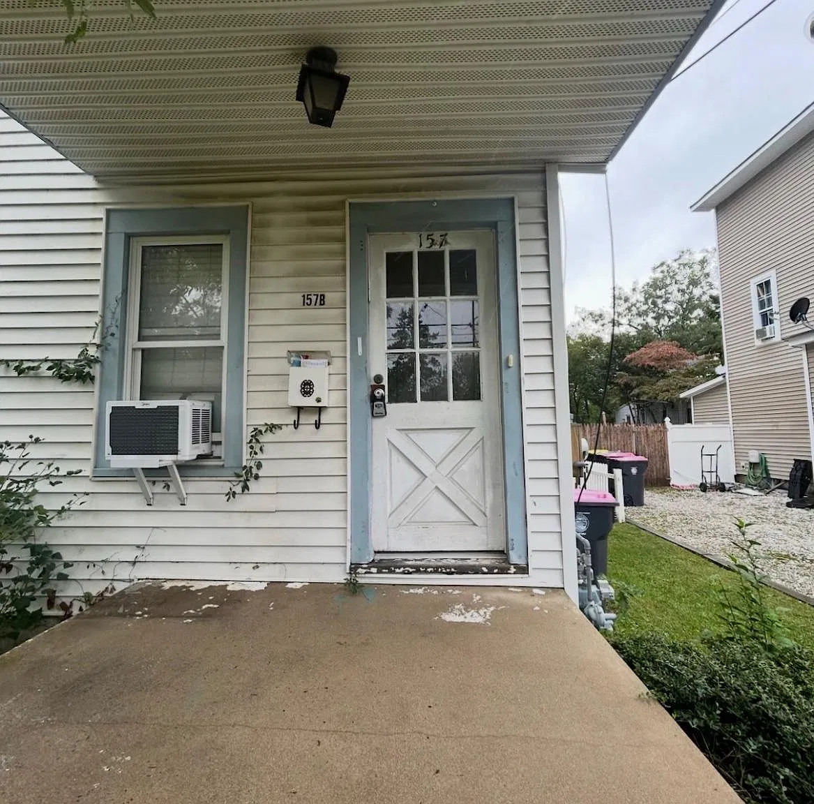 2 bed, 1.0 bath, 1852 sqft, $1,750 — Photo 2