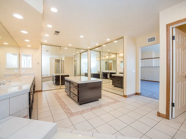 2274 N Rockridge Pl — Photo 39
