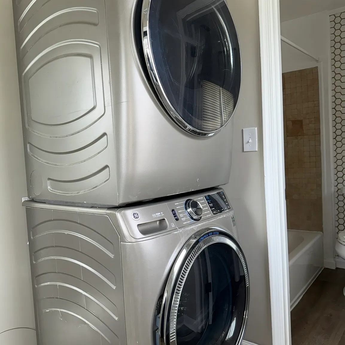 4 bed, 1513 sqft, $2,100 — Photo 2