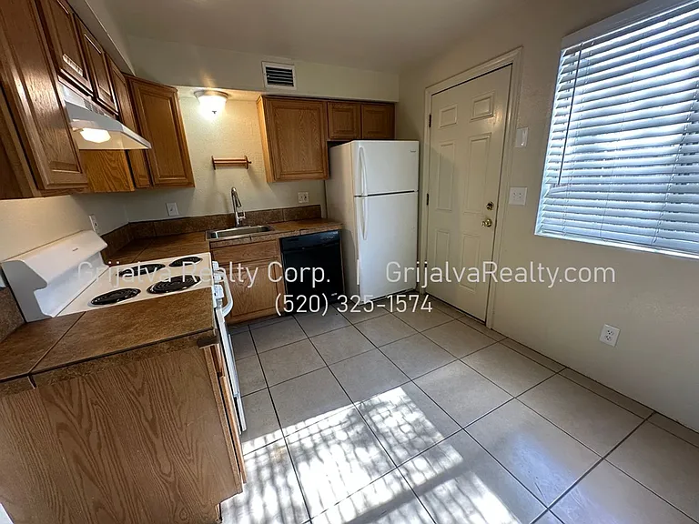 3529 E Monte Vista Dr #G-J — Photo 5