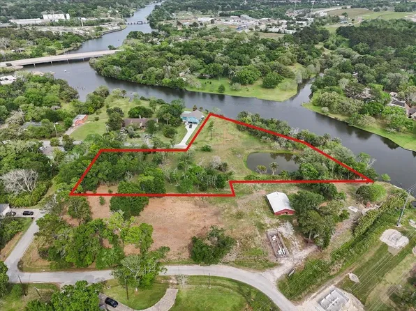 2725 49th St, Dickinson, TX 77539