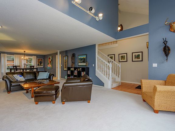 4th image of 3208 NE 106th St