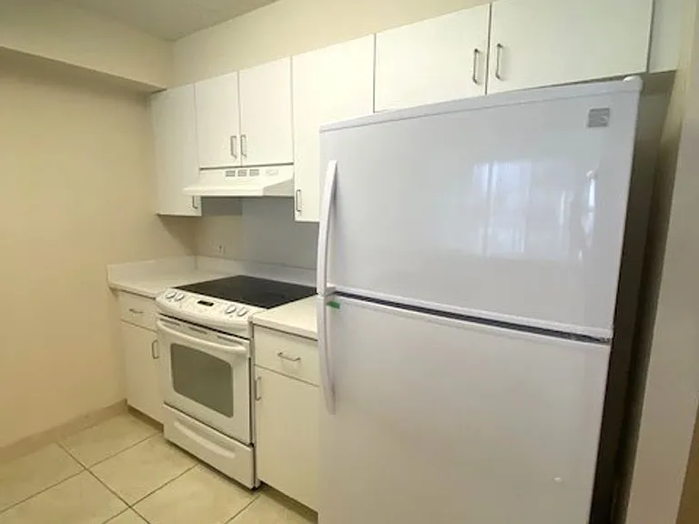 1448 Young St #1106 — Photo 8