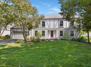 216 Chasse Cir, St Charles, IL 60174