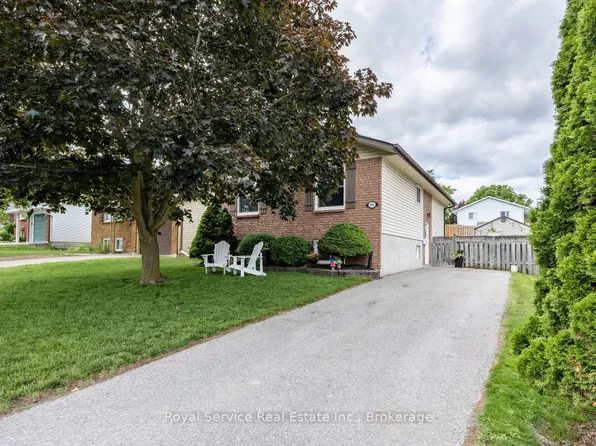 900 Stewart Dr, Peterborough, ON K9J 7R4