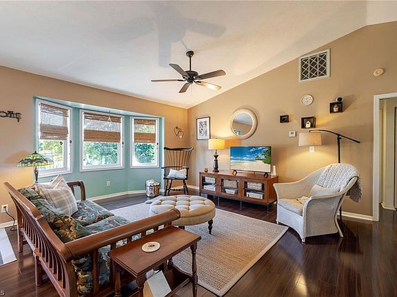4th image of 4730 Pembrooke LN