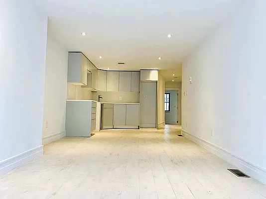 Rented by GROOME REALTY LLC | media 13