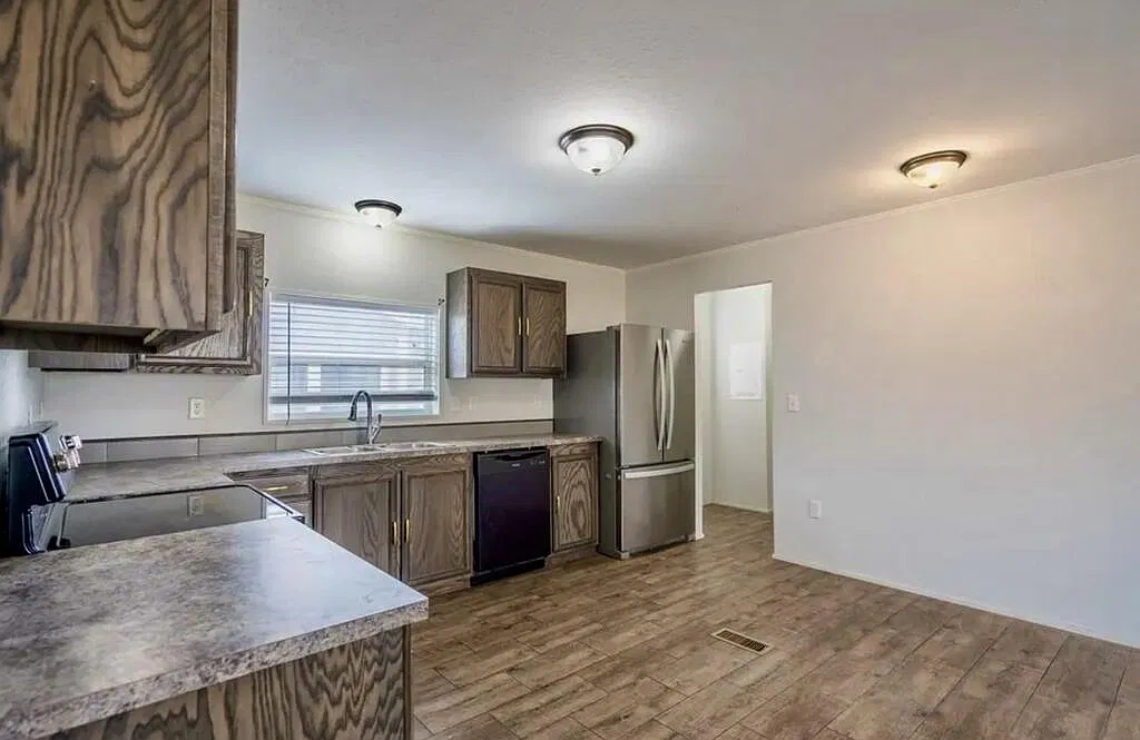 3 bed, 2.0 bath, 1232 sqft, $1,575 — Photo 4