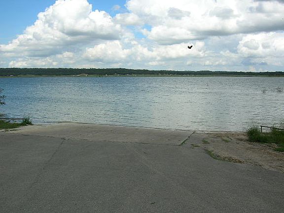 3rd image of 820 Scenic Dr