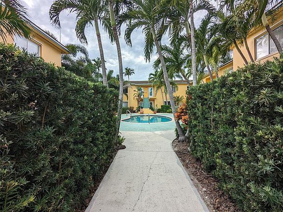 2nd image of 727 NE 16th Avenue #727C