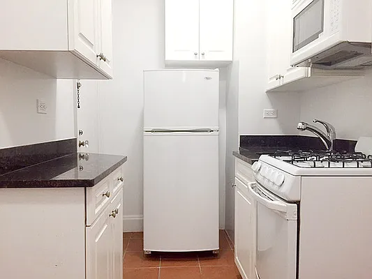 Rented by Buchbinder & Warren | media 1