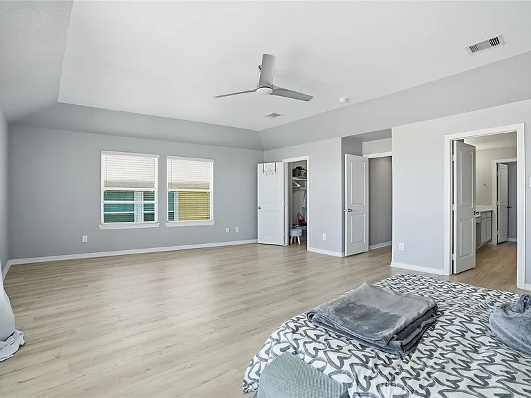 709 N Bayshore Dr — Photo 19