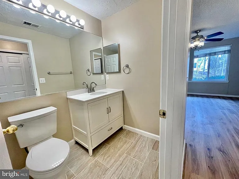 11713 Summerchase Cir #1713C — Photo 30