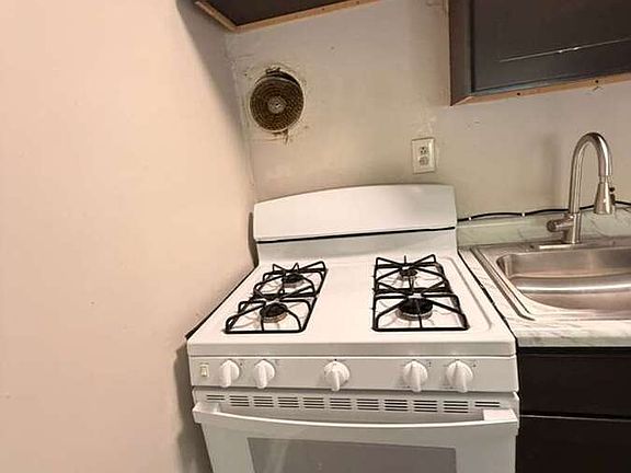 5th image of 1539 Liberty St