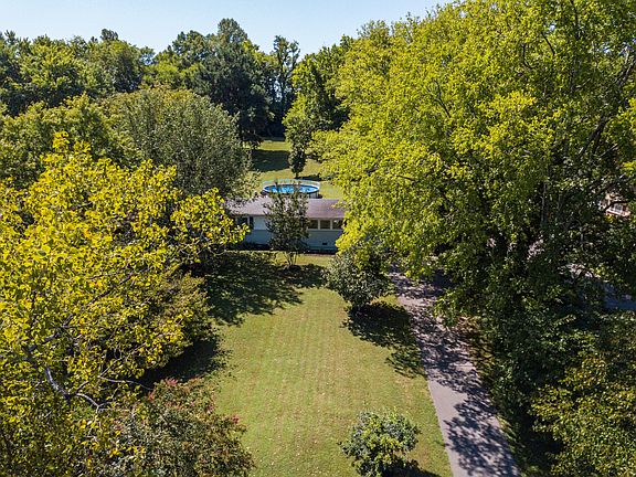 4th image of 2305 Donna Hill Ct