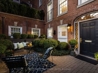 94 Crescent Rd #TOWNHOUSE 6, Toronto, ON M4W1T5