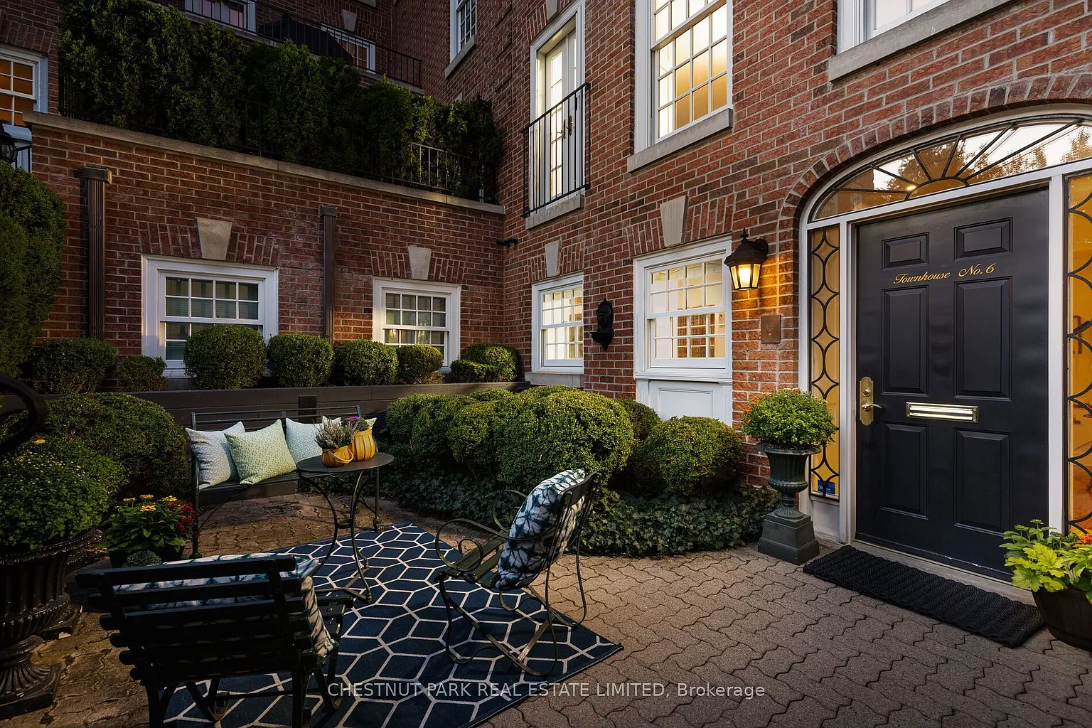 94 Crescent Rd #Townhouse 6 photo 1