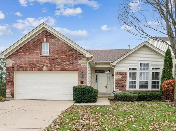 14736 Thornbird Manor Pkwy, Chesterfield, MO 63017