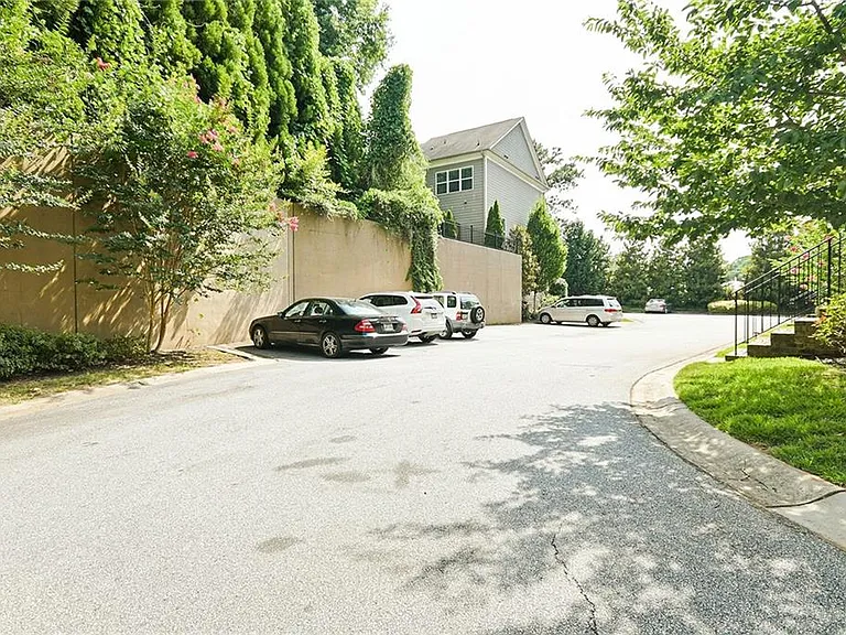 1299 Linden Ct NE — Photo 44