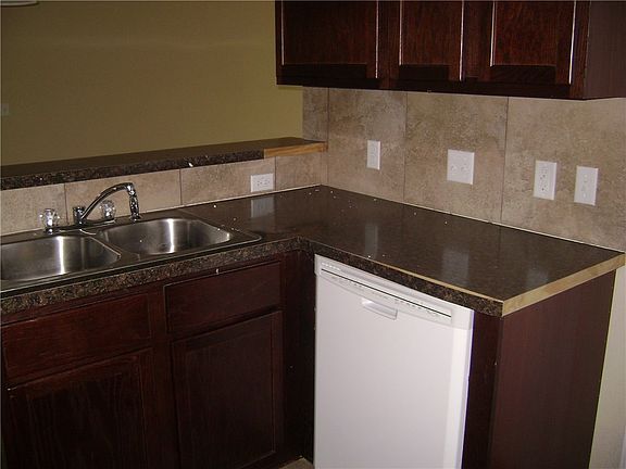 4th image of 2507 Oak Ln #A
