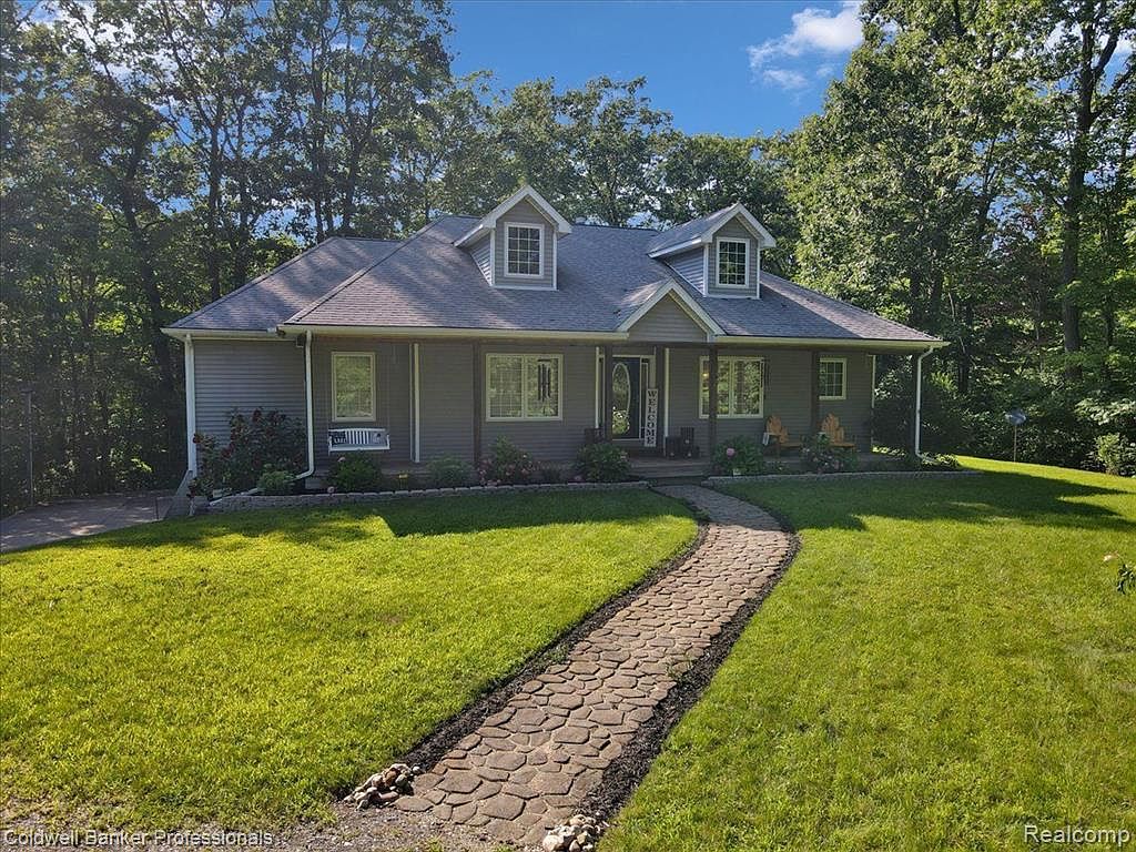 9642 N Lake Rd, Otter Lake, MI 48464 Zillow