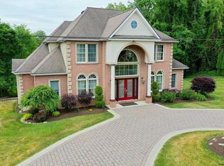 575 Dunnsville Rd, Schenectady, NY 12306