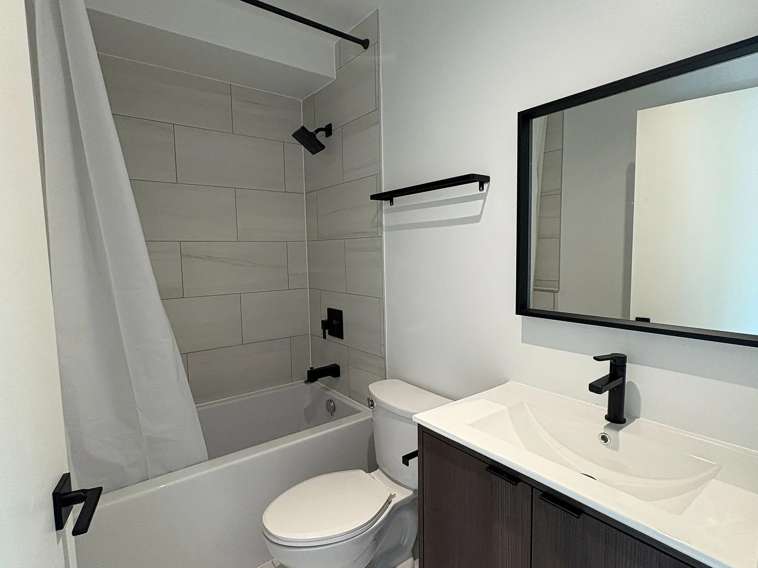 1 bed, $3,800 — Photo 4