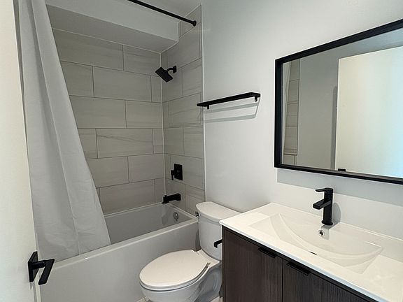 4th image of 1000 Bathurst St #402