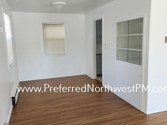 3rd image of 1059 4th St #1/2