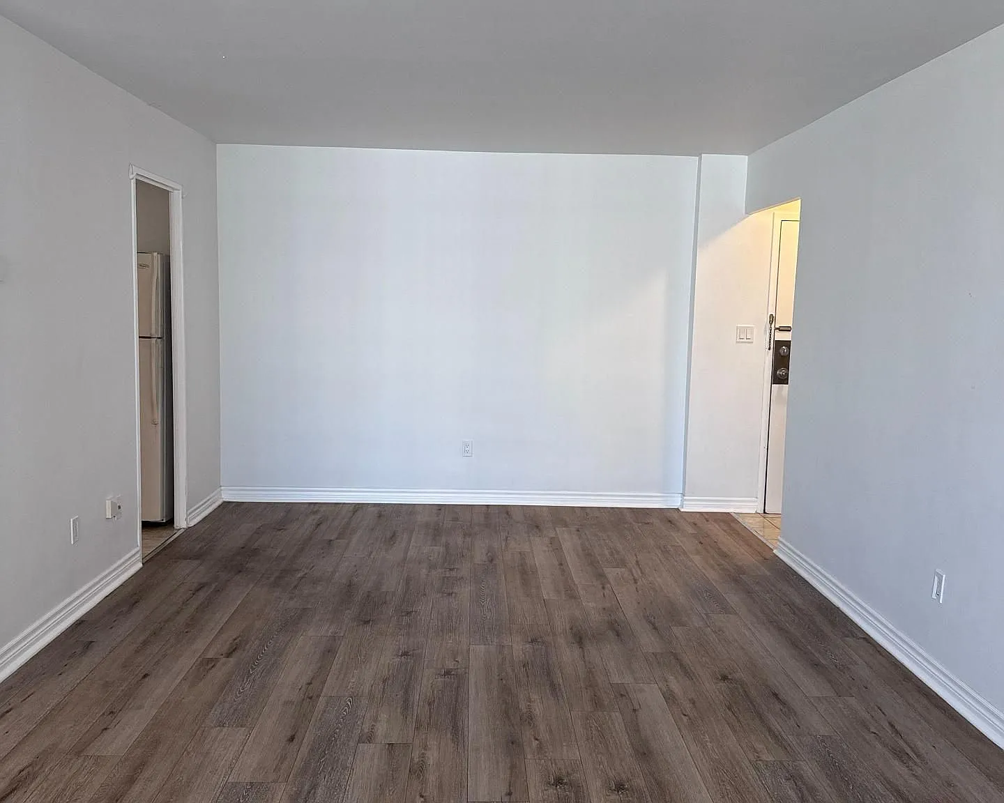 1 bed, $1,999 — Photo 2