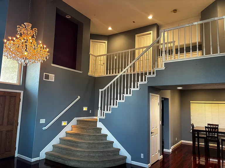 2901 Sorrento Way — Photo 2