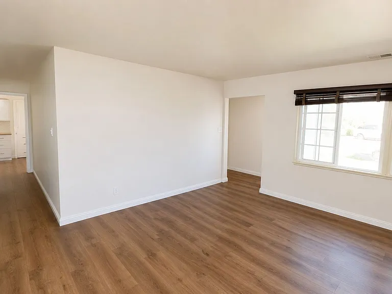 680 N Cambridge St — Photo 2