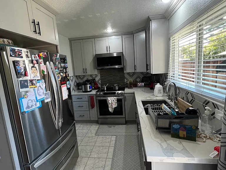 3706 Oxford Cmn — Photo 2